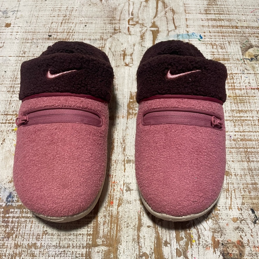 Pink Nike slippers/house shoes